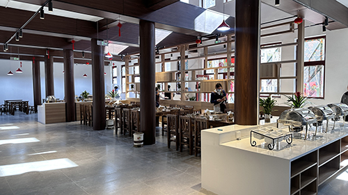 綠汁礦工大食堂開業(yè)迎賓.jpg 綠汁礦工大食堂開業(yè)迎賓.jpg