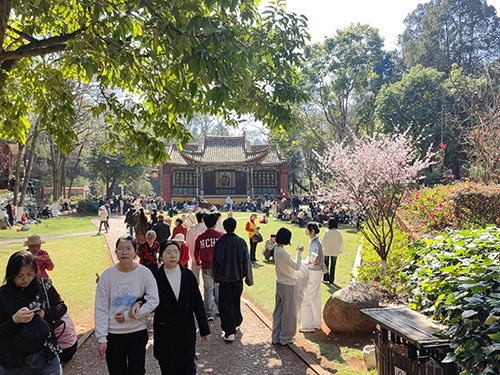 歡歌笑語慶佳節 幸福滿溢玉溪城.jpg 歡歌笑語慶佳節 幸福滿溢玉溪城.jpg