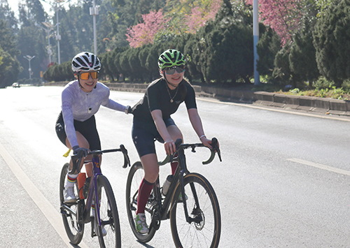 在這里生活,在這里追夢.jpg 在這里生活,在這里追夢.jpg